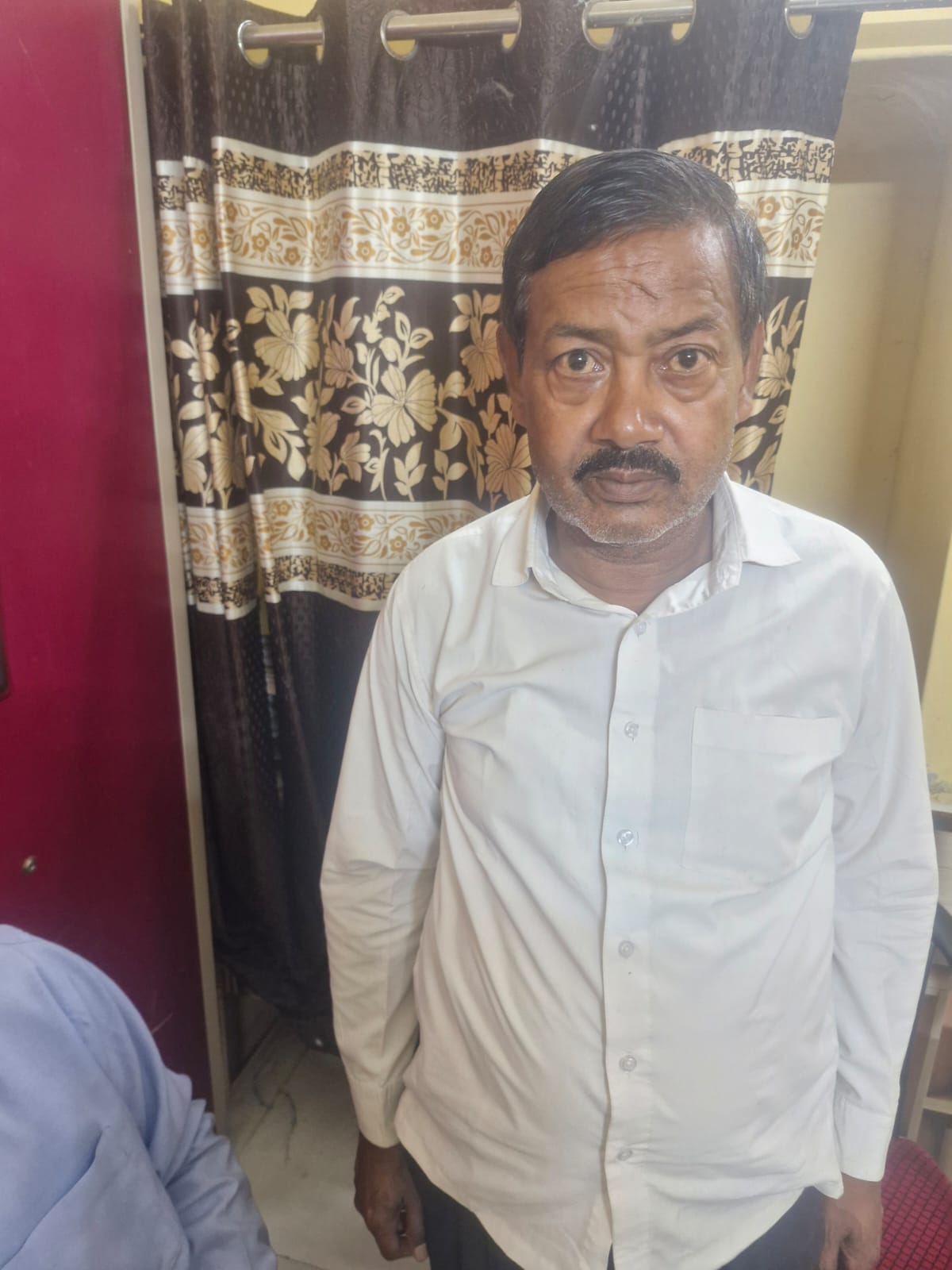 The anti-corruption team caught two people, including a law officer, while accepting a bribe of Rs 15,000.