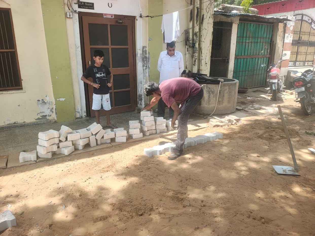 Following a warning, the Municipality initiated road construction.