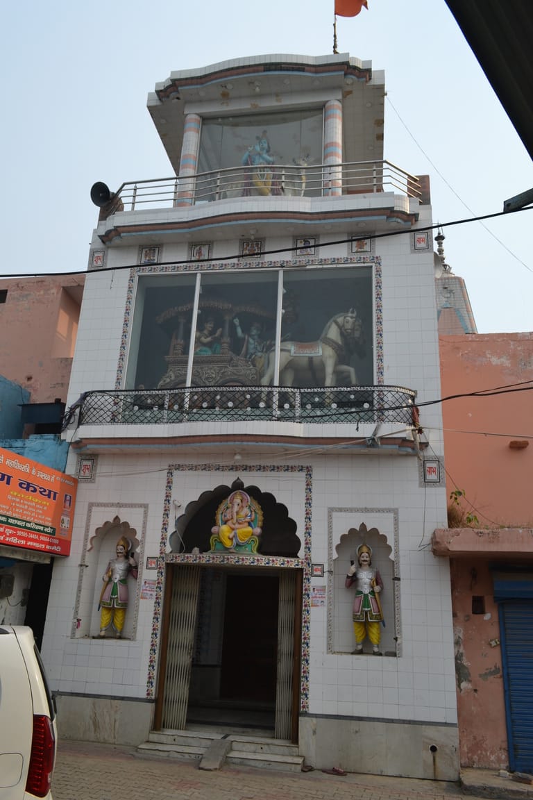 Kachhwa, the place of penance of sage Kachchha, son of Brihaspati, has become an example of brotherhood.