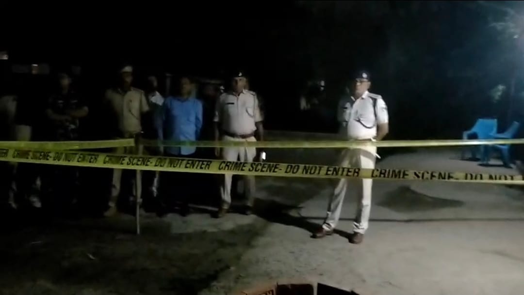 घटनास्थल पर पुलिस