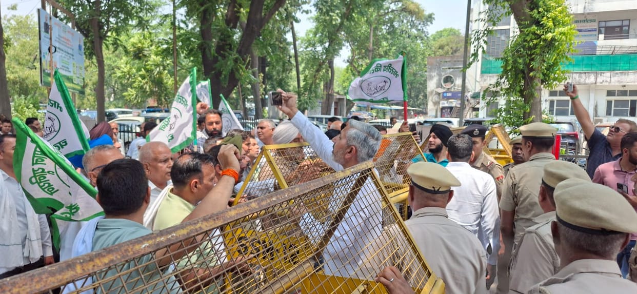 Farmers protest against deal with the US