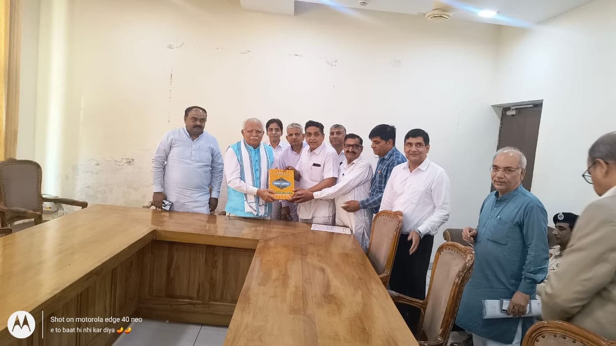 Presented Lakhmichand's literature to the Union Minister