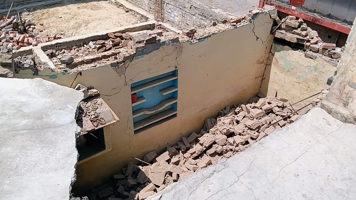 The roof of the house collapsed, an accident was averted.