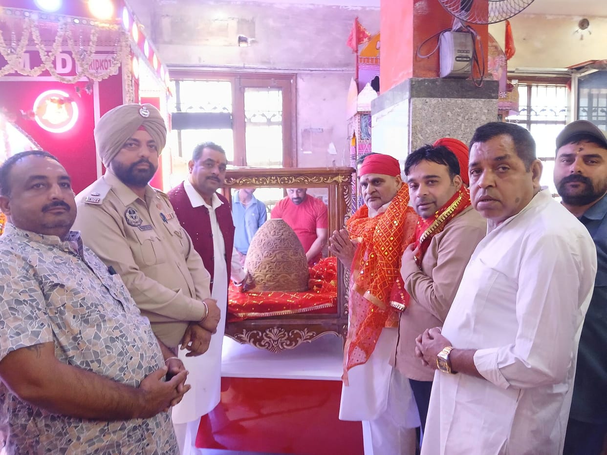 Restoration of the sandalwood basket at Mata Chintpurni Darbar