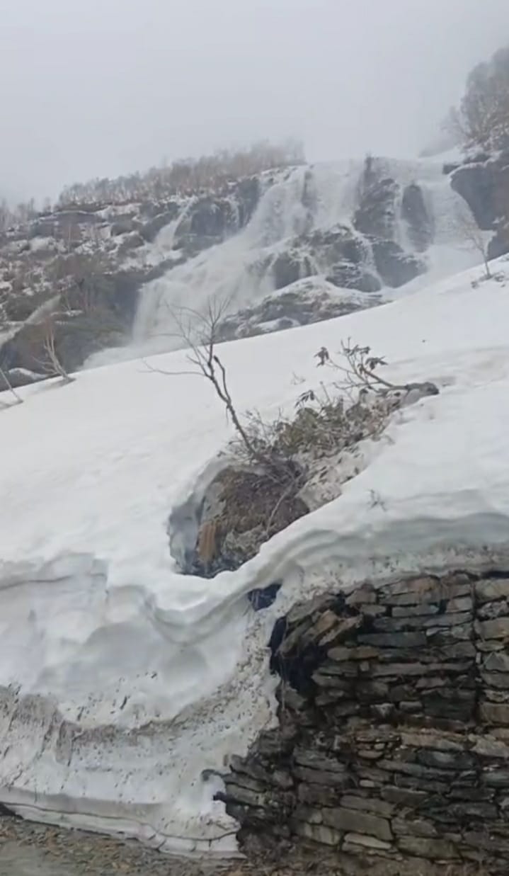 Roadway Halted Before Opening; Workers Flee for Their Lives as Ice Block Falls
