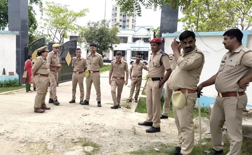Following the National Savarna Parishad's Warning:
SP's Office Transformed into a Cantonment