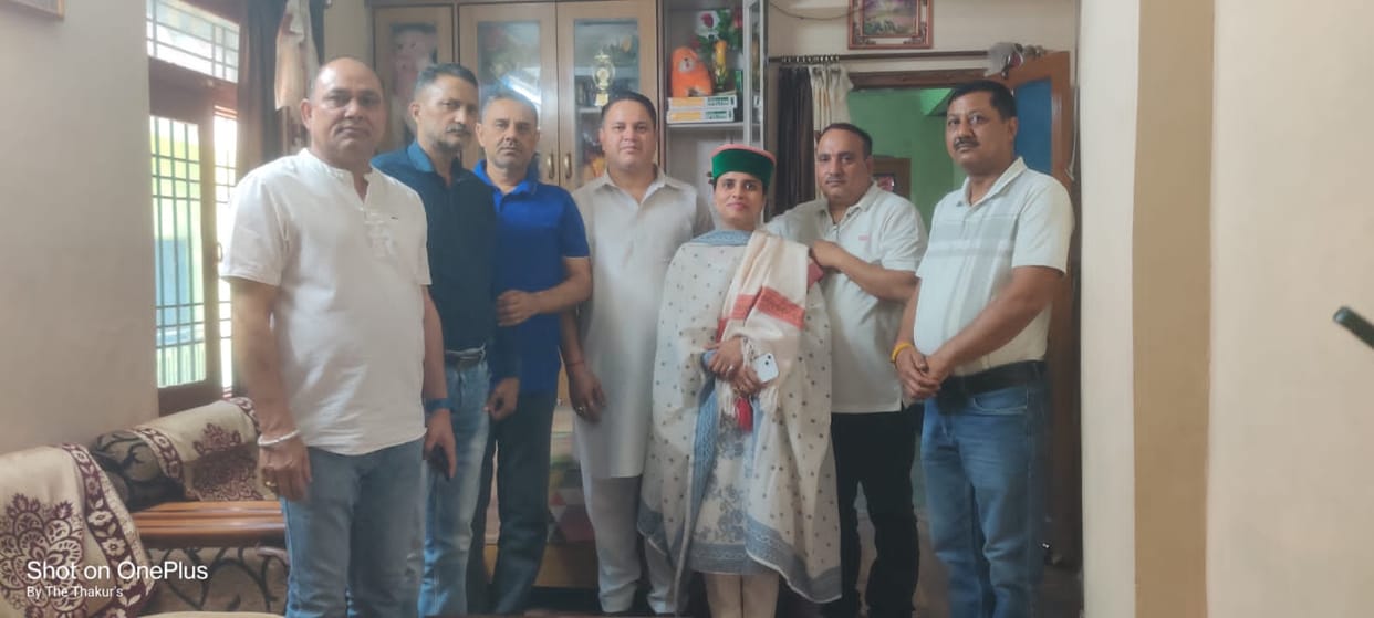 Aruna Mahajan was honored in Barmana on becoming the Vice President.