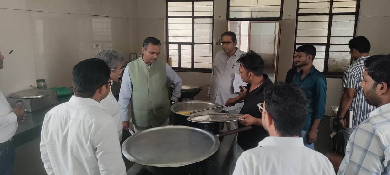 Strict Action Against Unsanitary Conditions at Sirohi Medical College Fines Imposed for Hostel Mismanagement