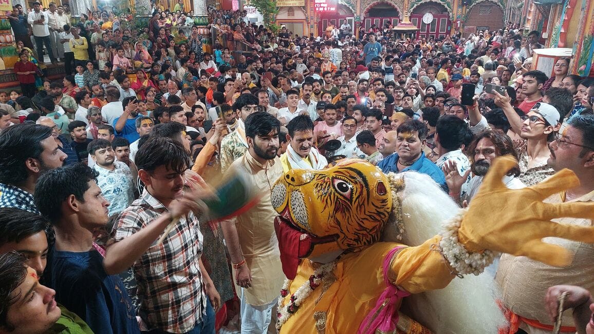 The Narasimha Leela was enacted at the Dwarkadhish Temple.