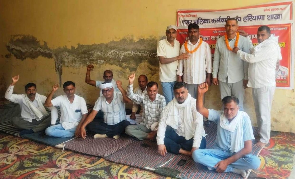 Firefighters' strike continues on the 25th day.