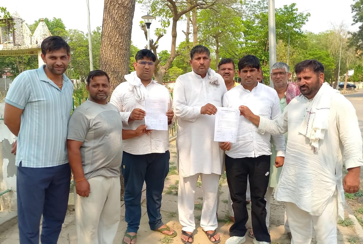 Wheat lifting crisis in Chara grain market, commission agents threaten suicide