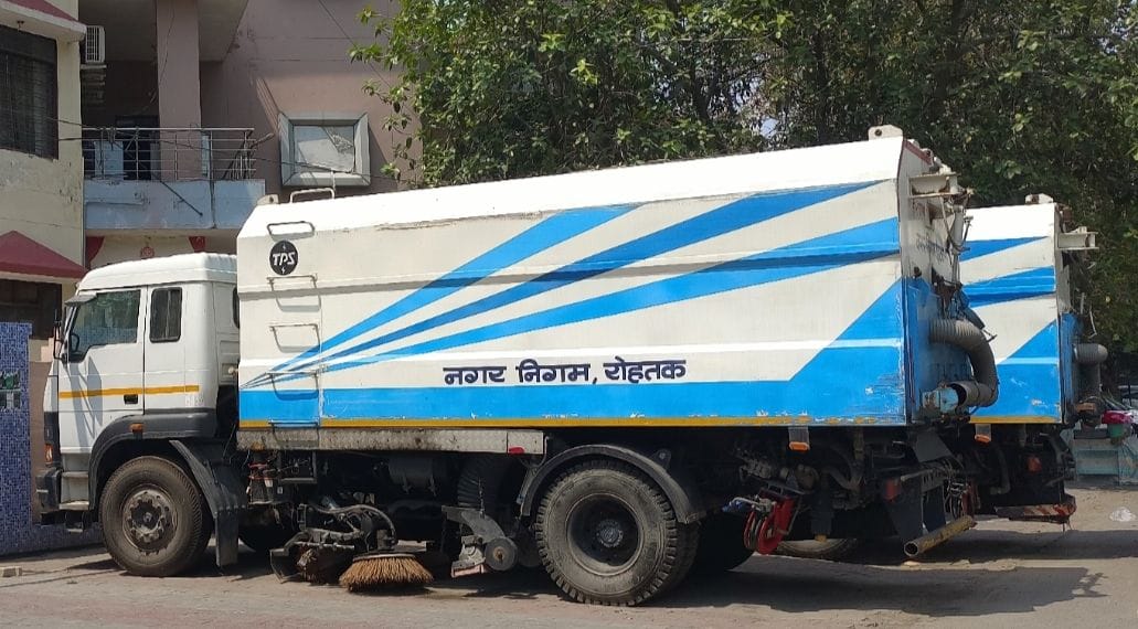 1.40 crore worth of city street cleaning machines have stopped working.