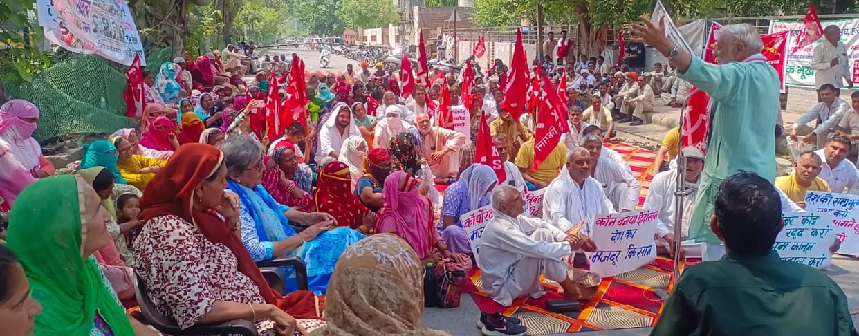 450 sanitation workers go on strike over demands, leaving the city with heaps of garbage.
