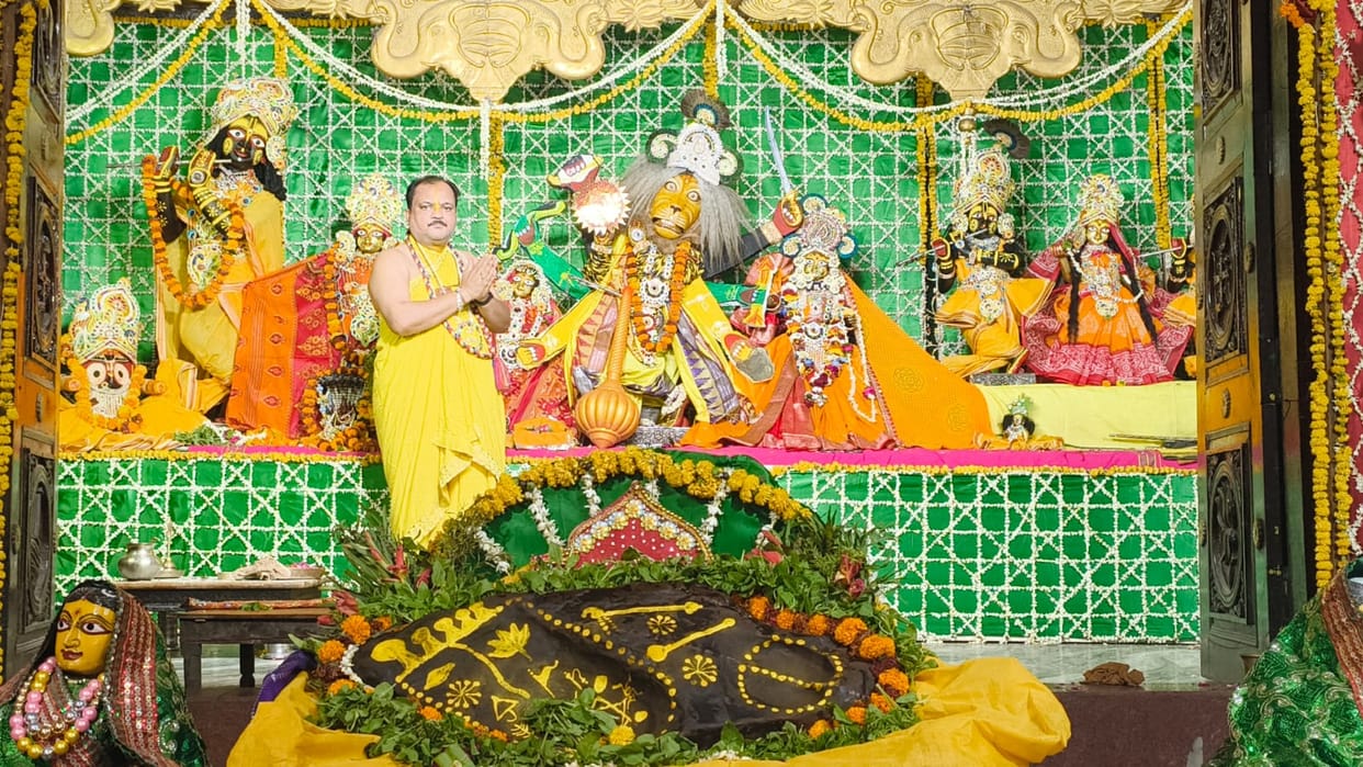 Radha Damodarlal appeared in the form of Lord Nrisimha Deva.