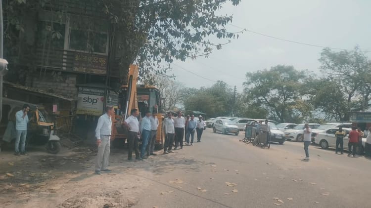 Public Works Department Cracks Down On Illegal Encroachments At Bus ...