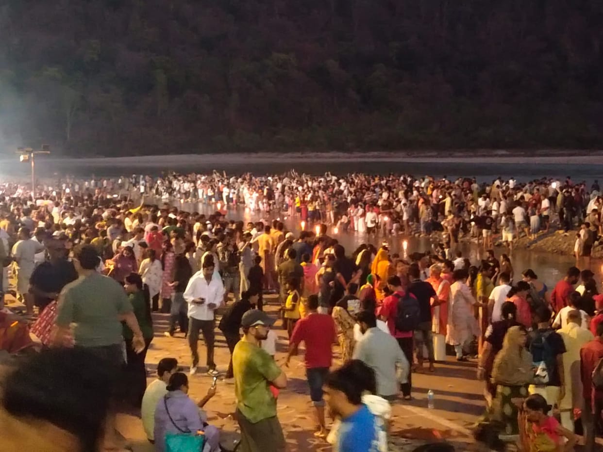 Devotees take a holy dip on Buddha Purnima