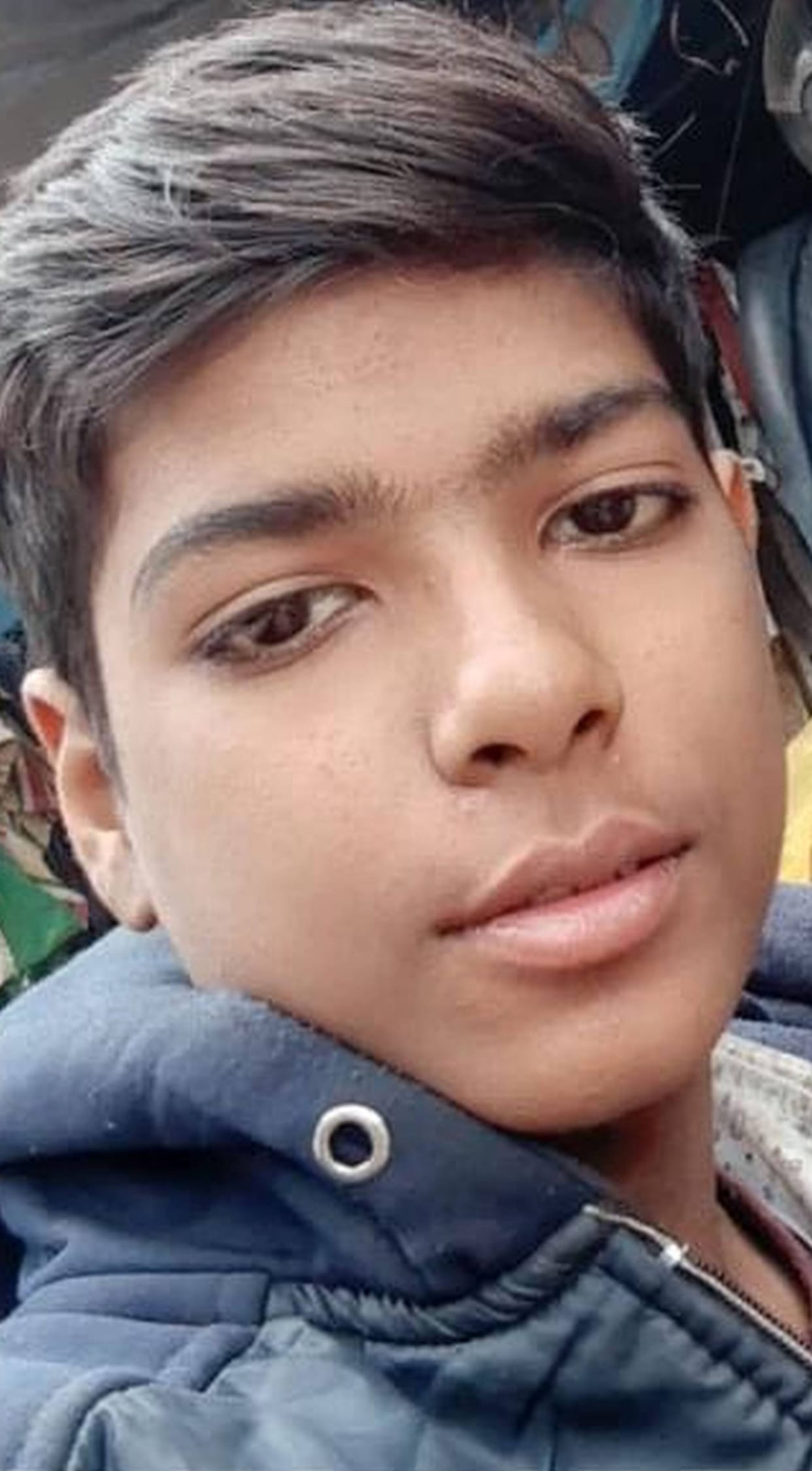 A teenager and an innocent child died after being hit by a Bolero; family vandalized the house.