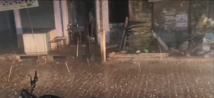 Rain in Narnaul; hailstones fall in Nangal Chaudhary.