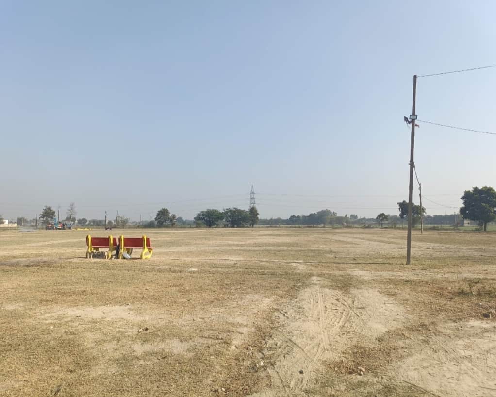 गांव प्यौदा की 4 एकड़ खाली जमीन पर बना अस्थाई स्टेडियम