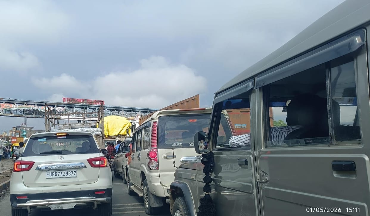 Traffic Jam Persists All Day at Baghnath Crossing; Commuters Inconvenienced