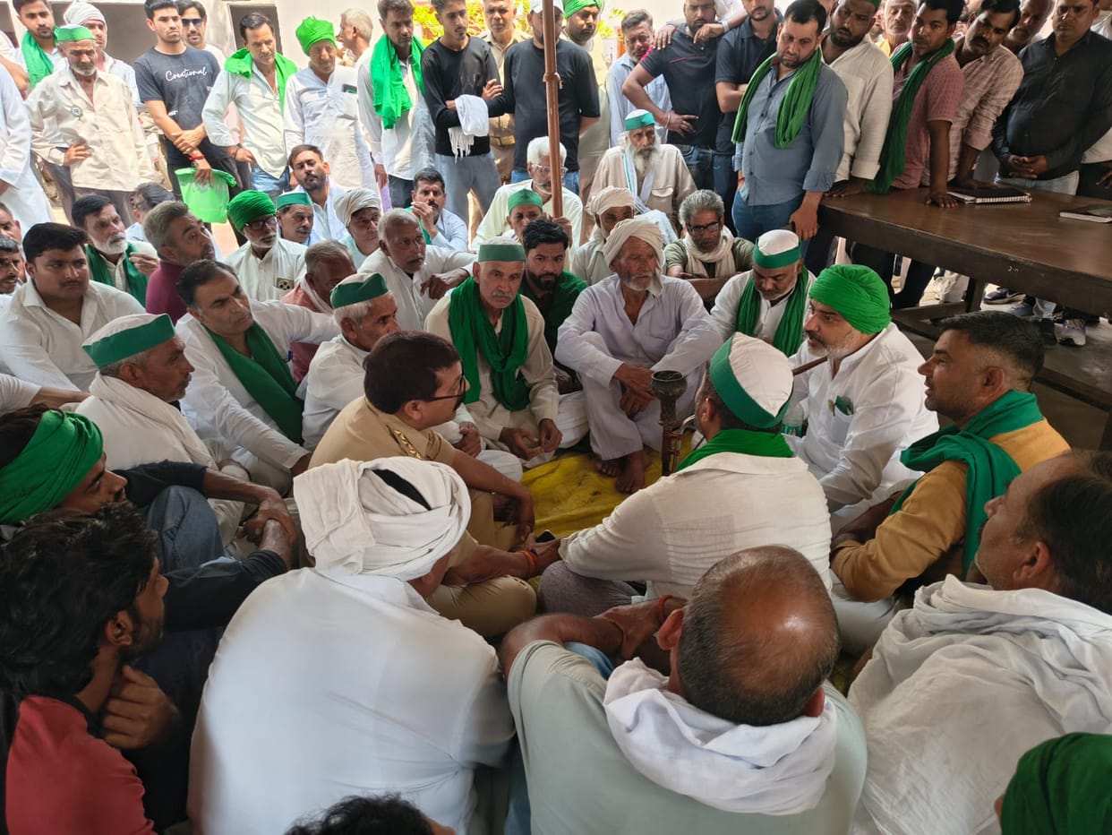 BKU workers sit on dharna in the police station