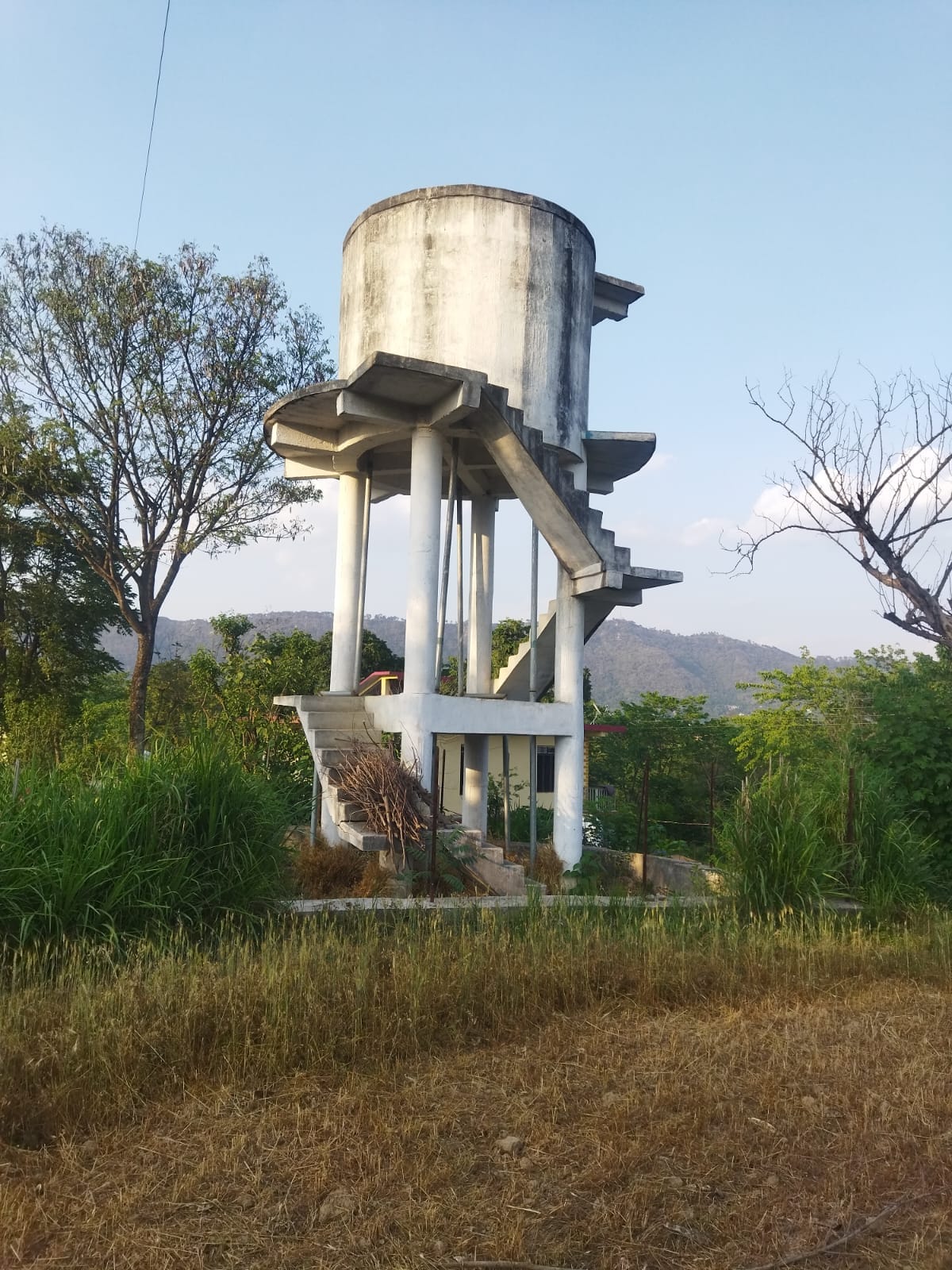 Overhead tank lying incomplete for four years, drinking water crisis in Goyal-Lakhetra villages
