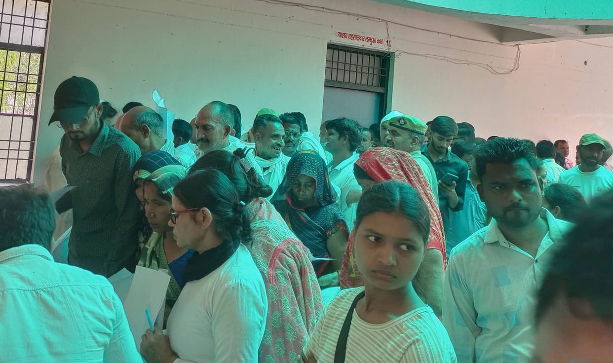 Sir, the Lekhpal is demanding five thousand rupees to submit the report