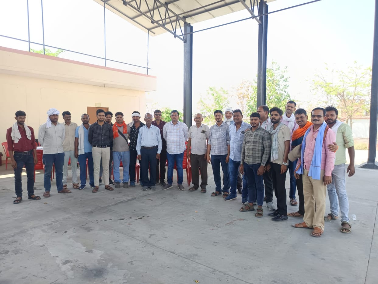 Roadways employees united on their demands, submitted a memorandum to the depot in-charge.