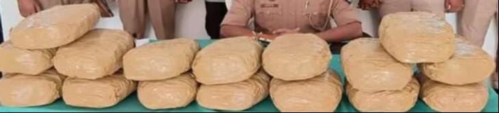 Two accused arrested for buying cannabis from Bihar and selling it in Chandauli, Mirzapur, and Sonbhadra on a bike