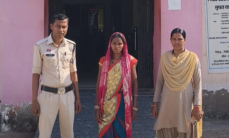 Suspicious Death Solved Woman Murdered Over Love Affair Dispute Accused Wife Arrested in Kabirdham