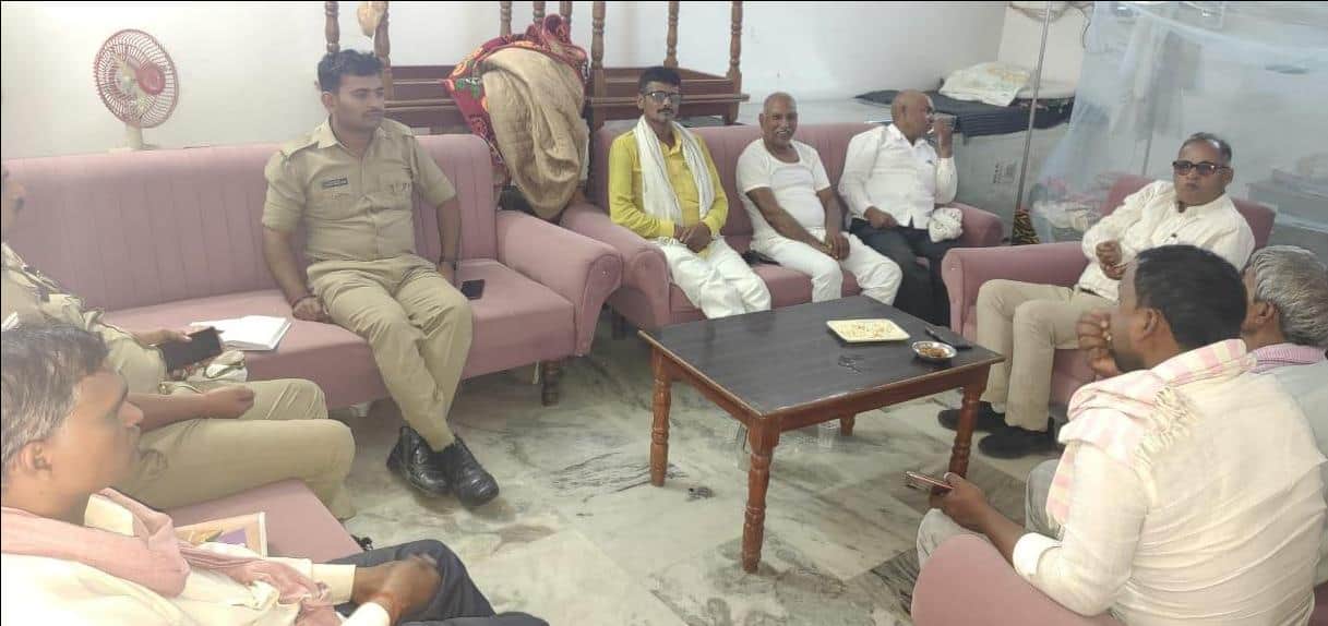 पुलिस द्वारा हाउस अरेस्ट पवन जन कल्याण महासभा के राष्ट्रीय अध्यक्ष श्याम मनोहर उर्फ हिटलर विश्व