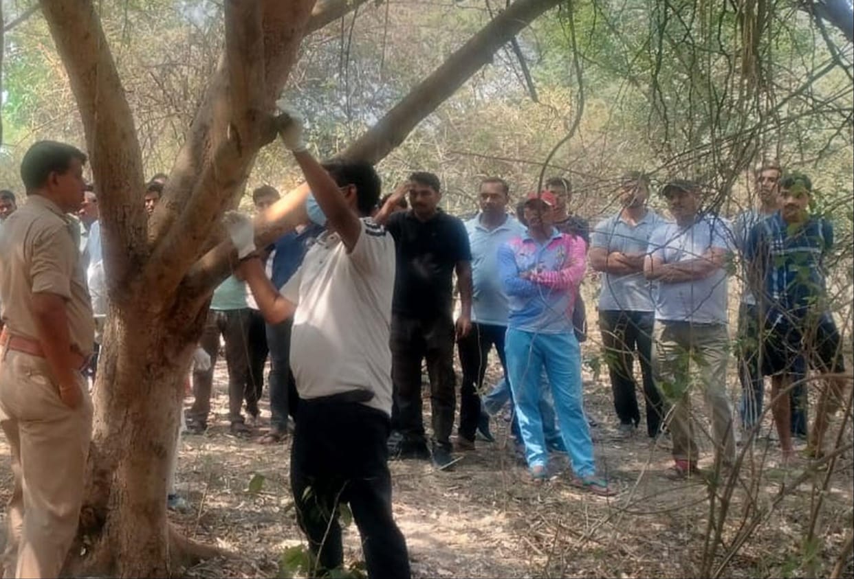 Two bodies found hanging in Aredika