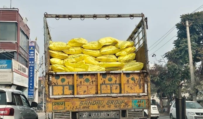 For the first time, the consumption of urea bags in the district has declined to 6.136 lakh