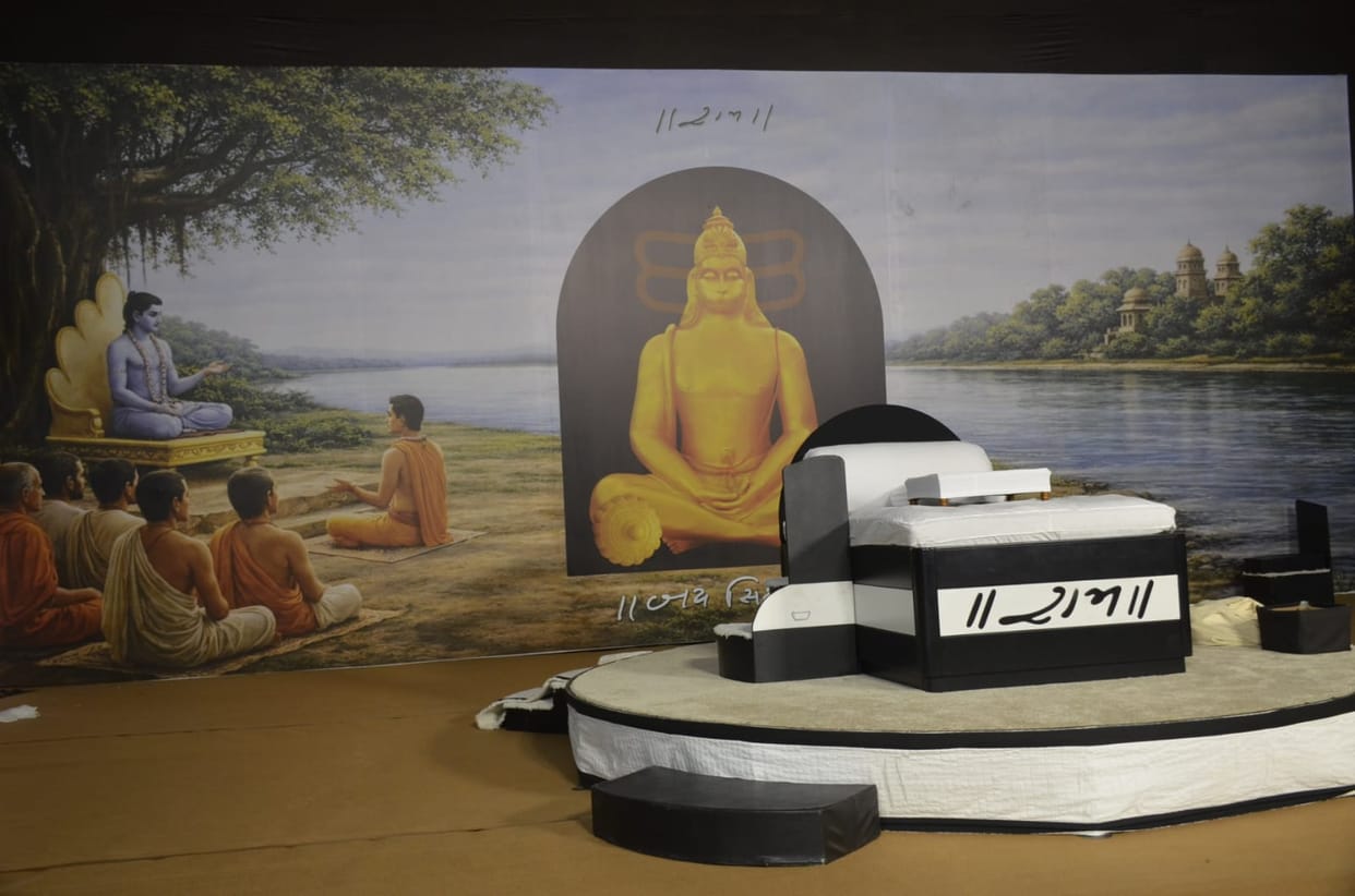 Bapu in the Ram Kuti of Shuktirtha, from today the nectar of stories will rain