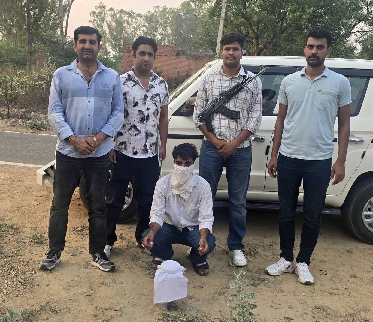 Accused arrested with illegal pistol; was planning to commit a crime.