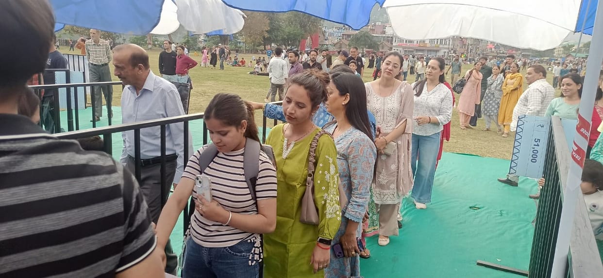 Fan Park.. Chamba's historic Chaugan painted in the colors of IPL, thousands watched the match