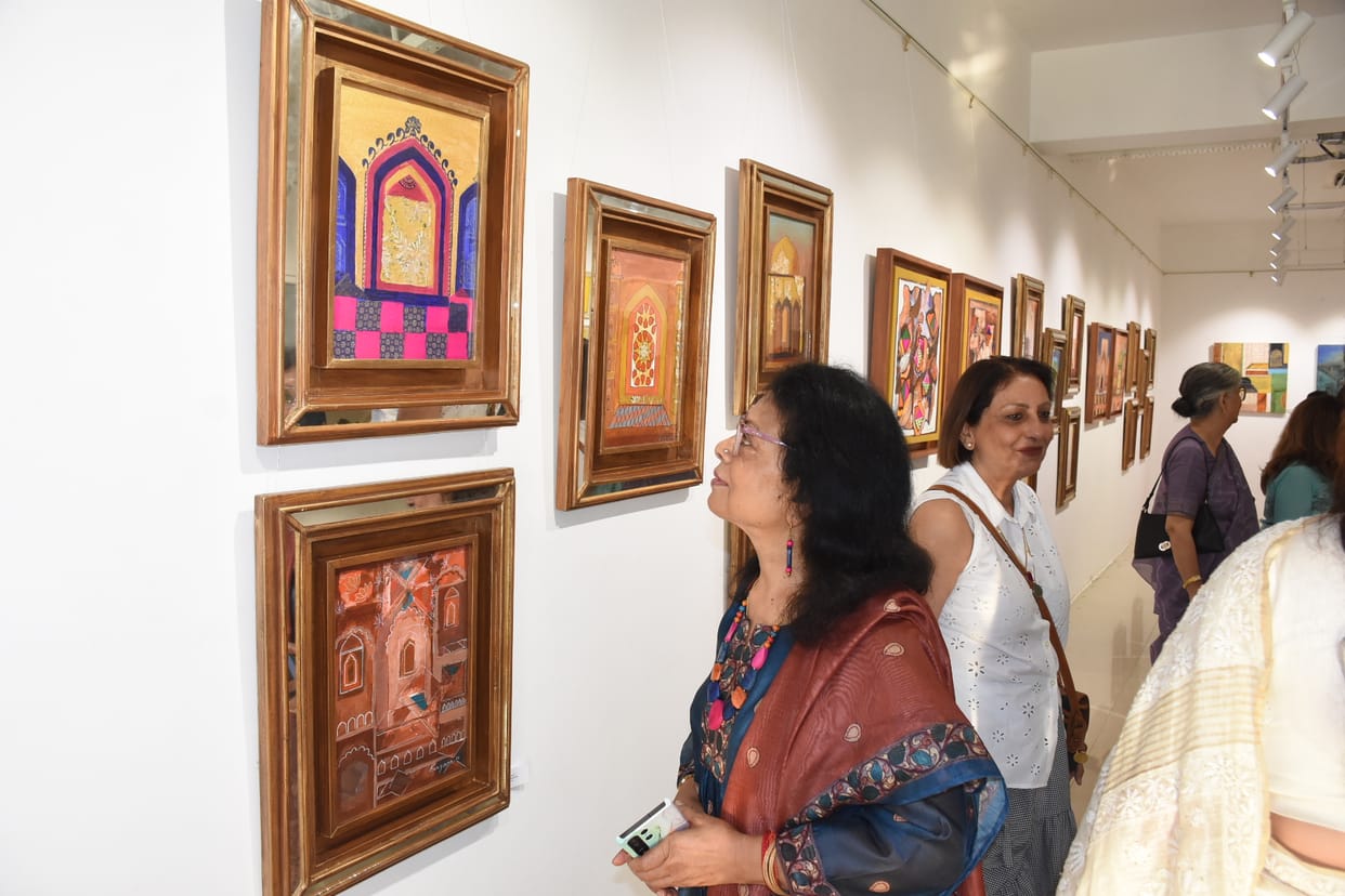 The beauty of the cultures of Bundelkhand and Awadh was showcased in the paintings.