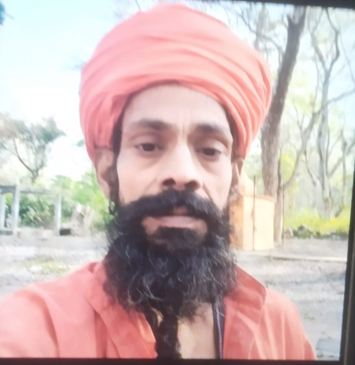 Sadhu dies in road accident in Gujarat