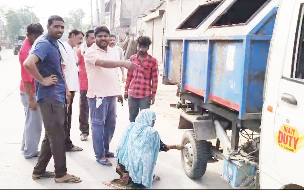 Vehicles were deflated in Tohana, the contractor said protesters are stopping them