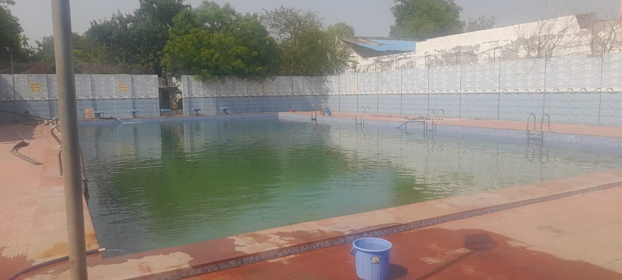 The motor in the swimming pool broke down on the first day, and it was locked.