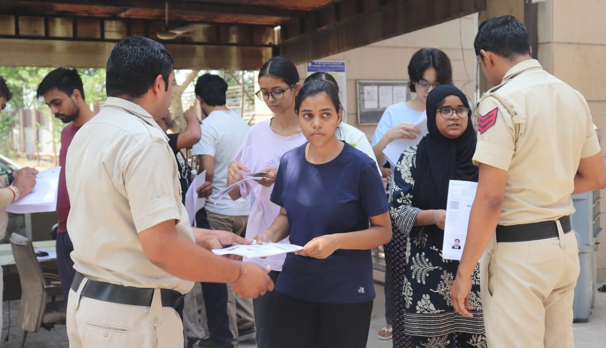 6260 candidates appeared for the NEET exam at 18 centres.