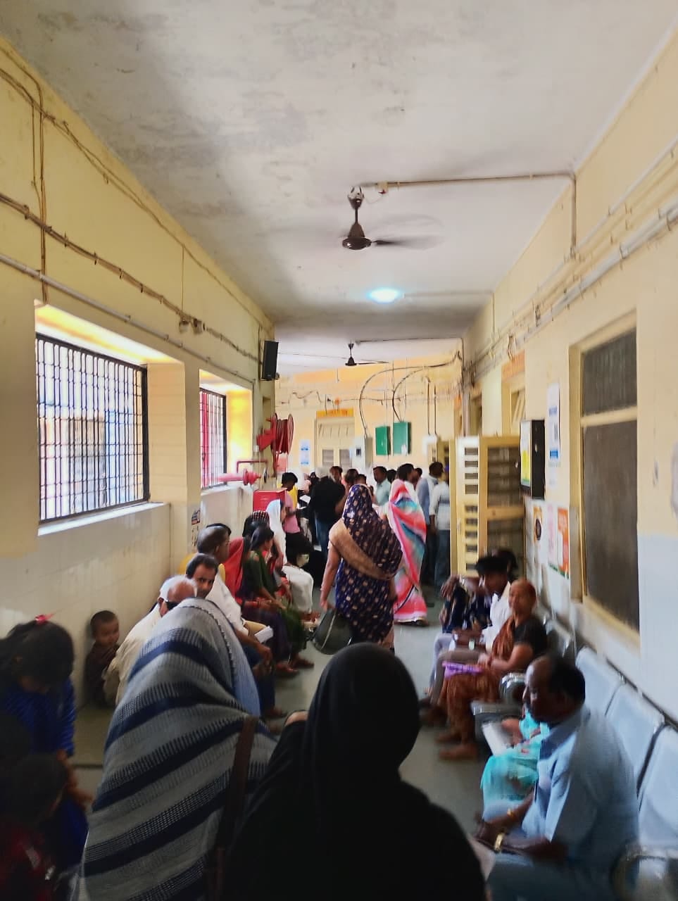 Addiction to fast food is making young people sick, their digestion is deteriorating