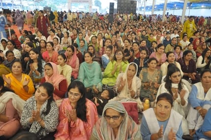 Eliminate hatred and increase the feeling of love: Mata Sudiksha