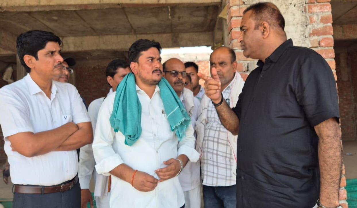 Demanding compensation and measurement, Aaroj farmers halted the work of the underpass.