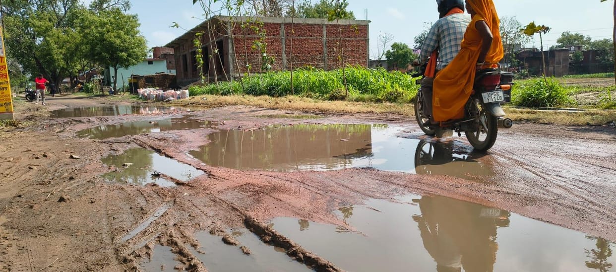 Seven years have passed waiting for construction, the road is still in a bad condition.