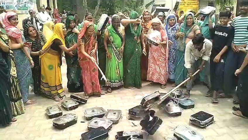 Rally Held Against Smart Meters; Meters Vandalized