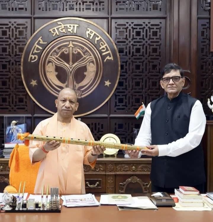 DM meets Chief Minister, initiative to give wider recognition to flute