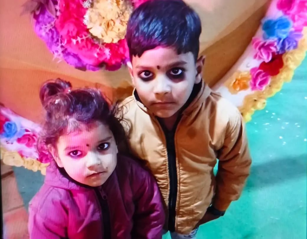 Two siblings drowned in the Mahuar River in Datia, leaving the village in mourning.