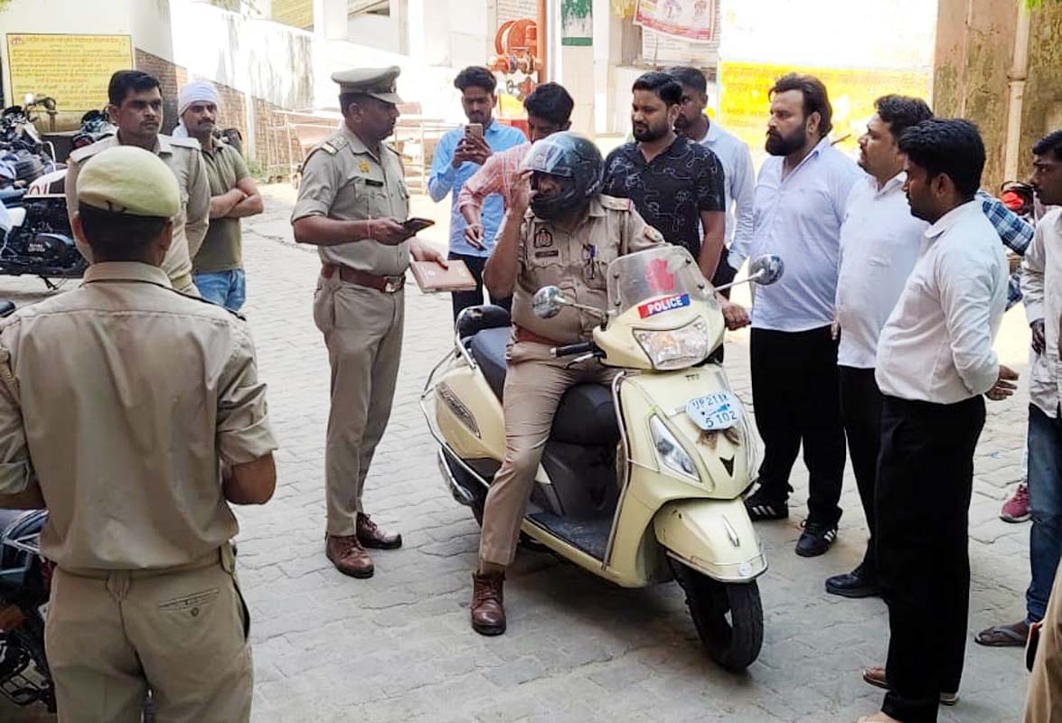 Sub-Inspector Accused of Scuffle at Police Station; Altercation with Lawyers