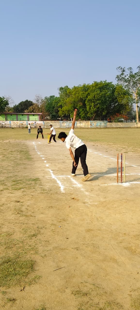 Pakkabag team was defeated in front of the bowling of Saurabh and Nizakat.